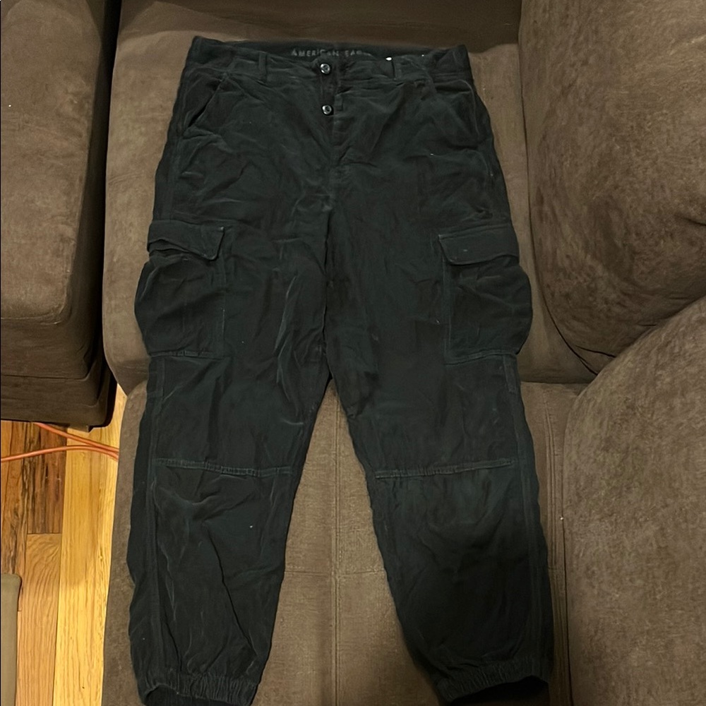 American Eagle women’s Black Cargo Pants